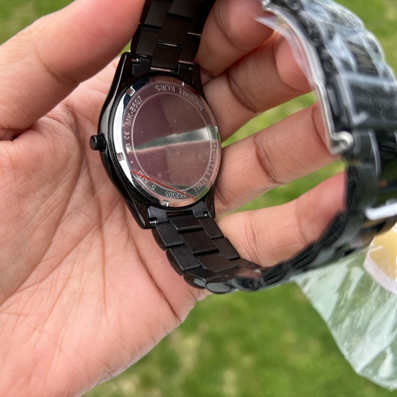 MICHAEL KORS Oversized Slim Runway Black-Tone Watch Mens - Picture 10 of 11